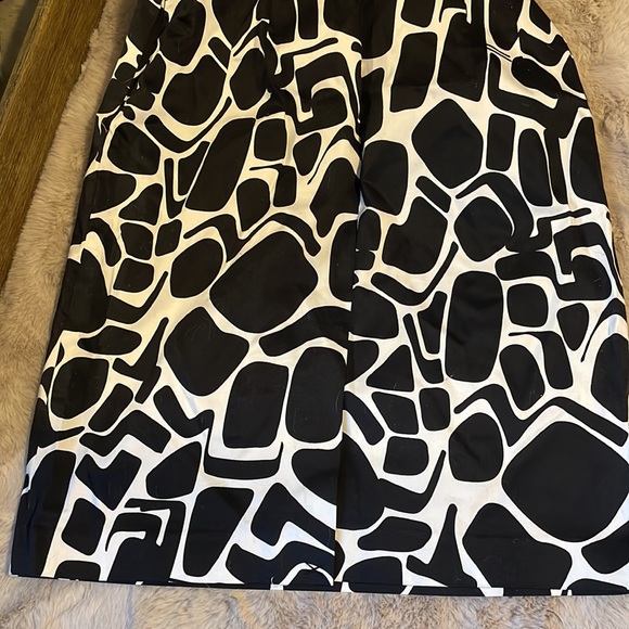 Women’s Dress - Picture 6 of 6